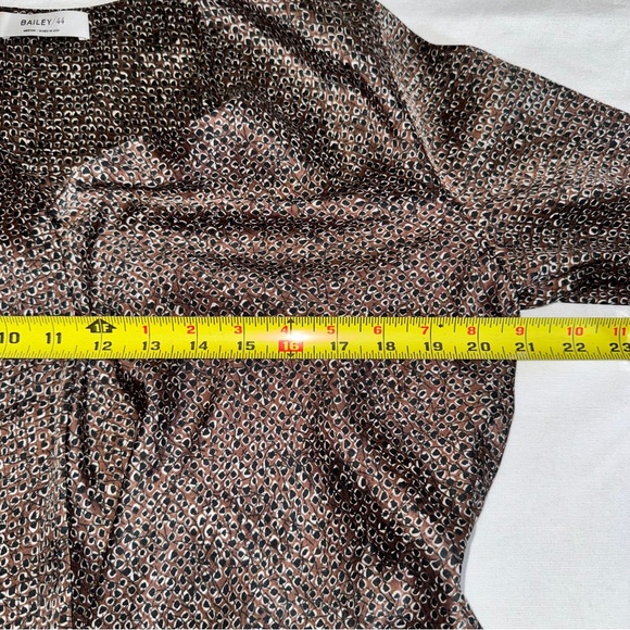 Women's Black Brown Printed Blouse Medium. Faux wrap. High/low. Bubble. Dressy - Picture 6 of 10